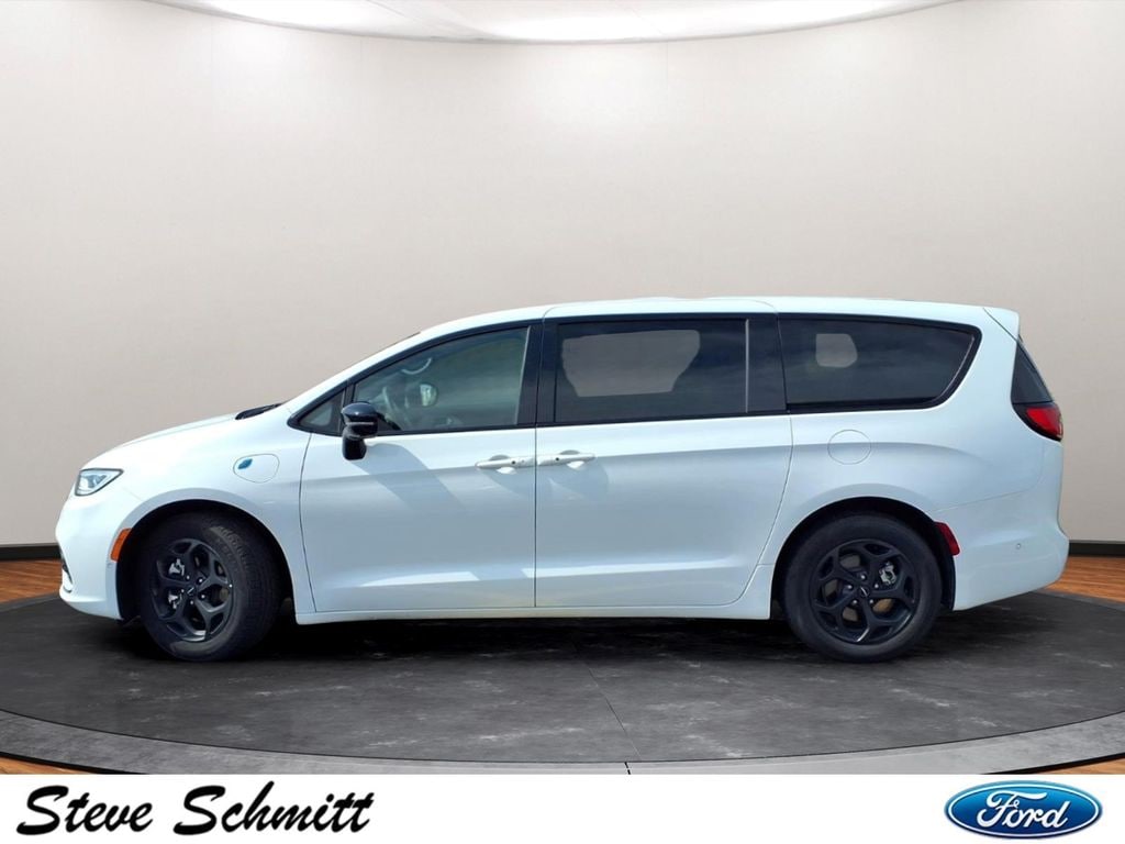 Used 2024 Chrysler Pacifica Plug-In Hybrid Select Van Passenger Van