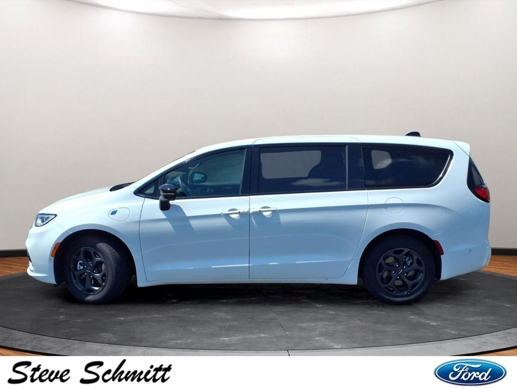 Used 2024 Chrysler Pacifica Plug-In Hybrid Select Van Passenger Van