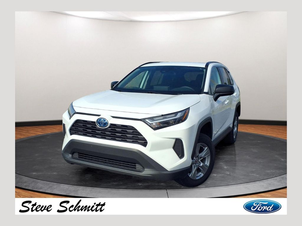 2024 Toyota RAV4 LE