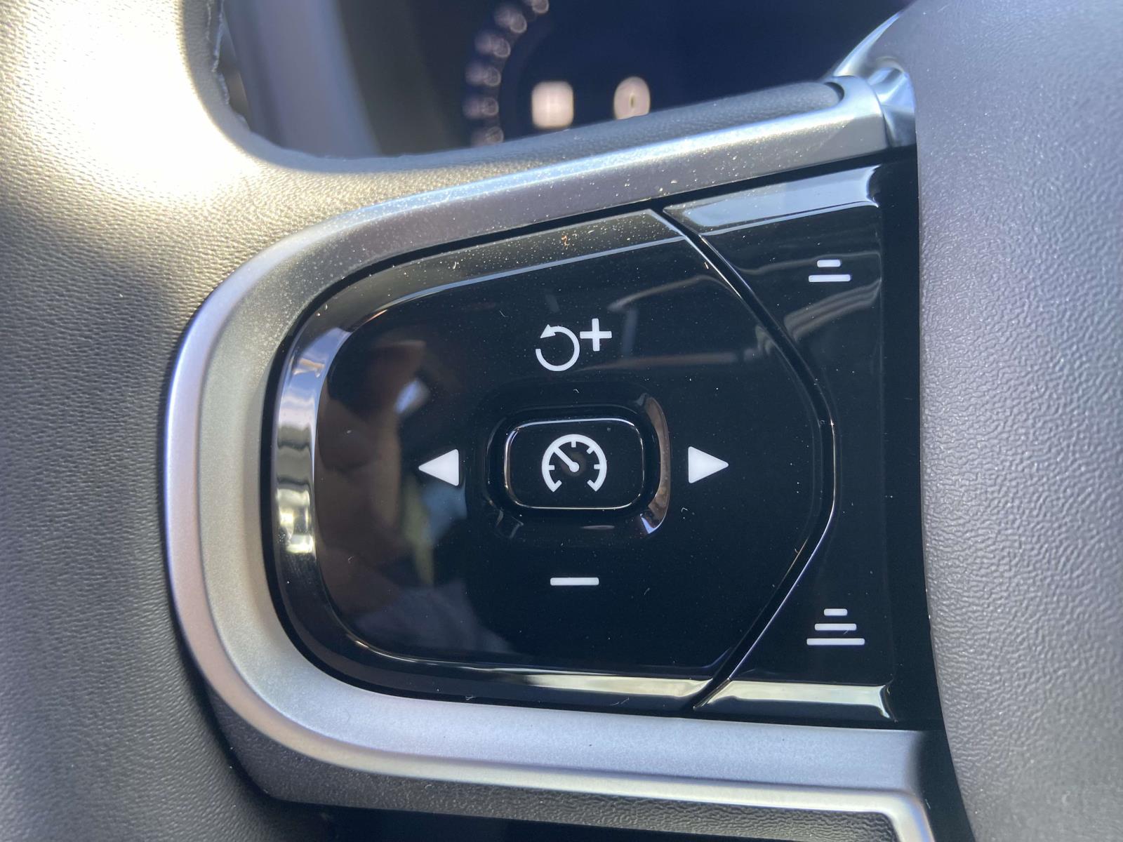 2026 Volvo XC60 Plus - Photo 22