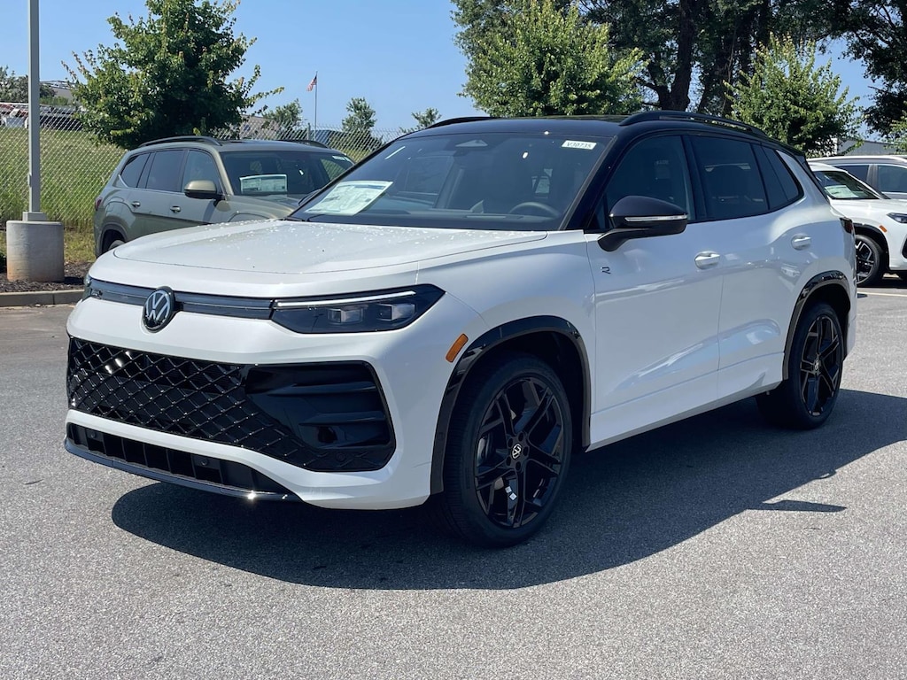 New 2026 Volkswagen Tiguan 2.0T SE R-Line Black Sport Utility