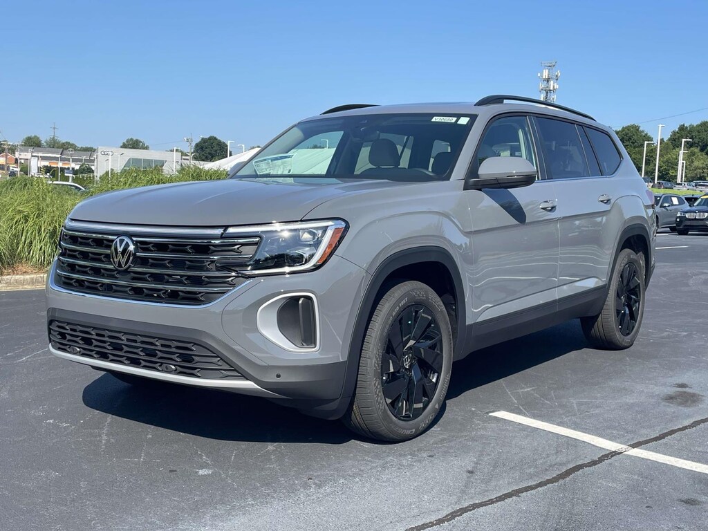 New 2026 Volkswagen Atlas 2.0T SE w/Technology Sport Utility