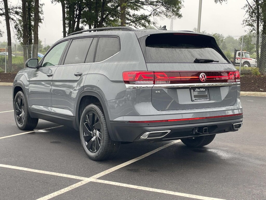 New 2026 Volkswagen Atlas 2.0T SE w/Technology Sport Utility