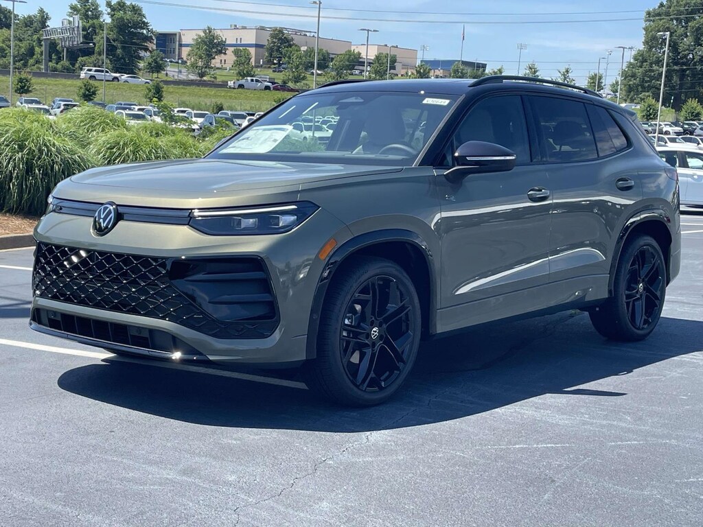 New 2026 Volkswagen Tiguan 2.0T SE R-Line Black Sport Utility
