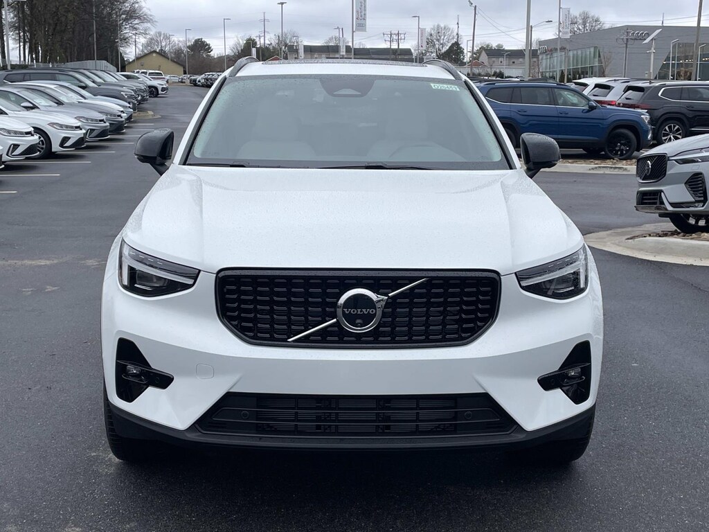 New 2026 Volvo XC40 B5 AWD Ultra Sport Utility