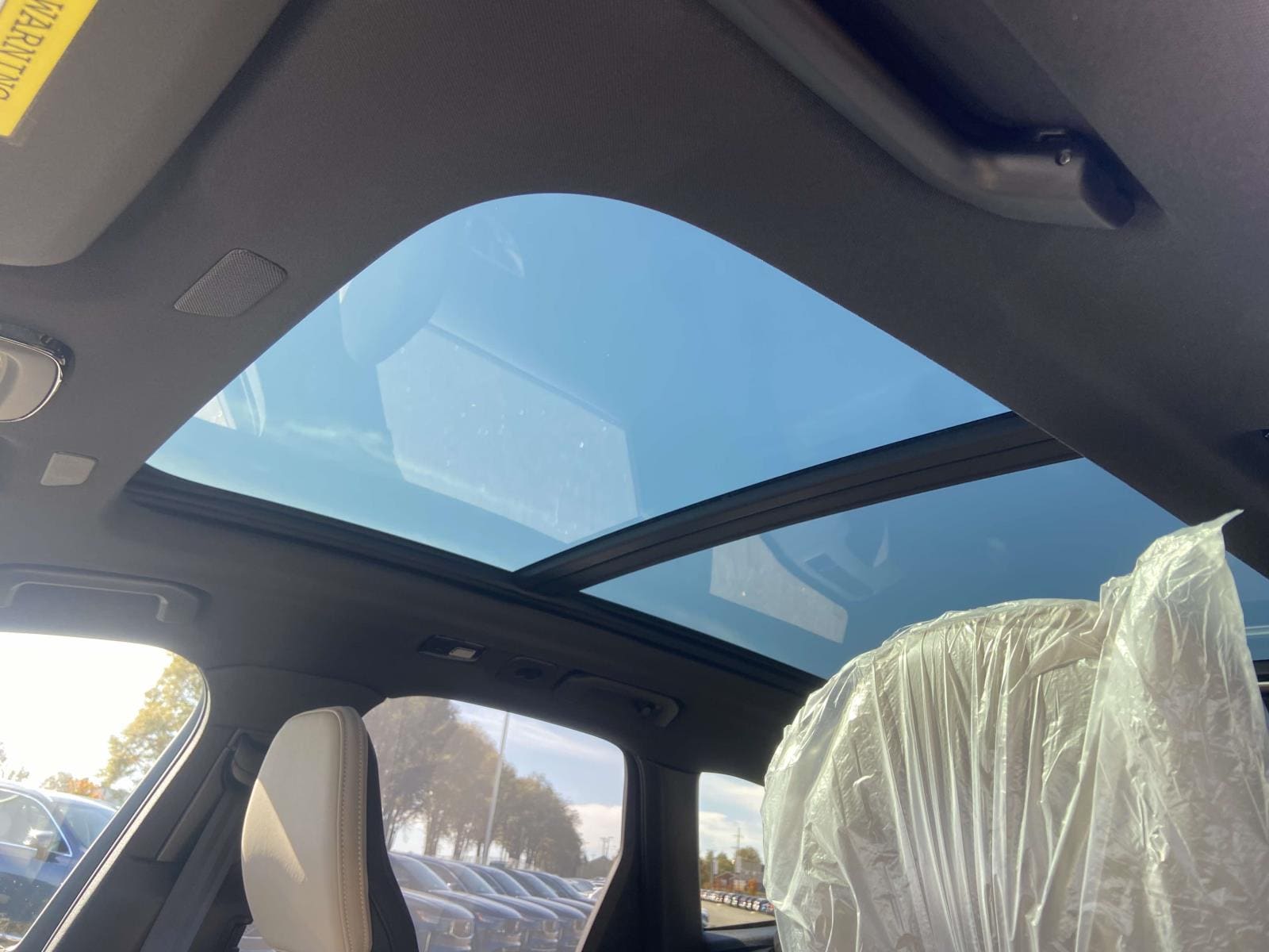 2026 Volvo XC60 Plus - Photo 18