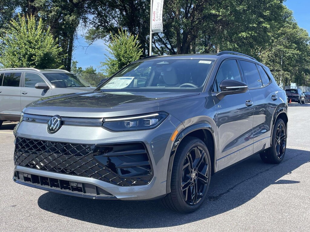 New 2026 Volkswagen Tiguan 2.0T SE R-Line Black Sport Utility