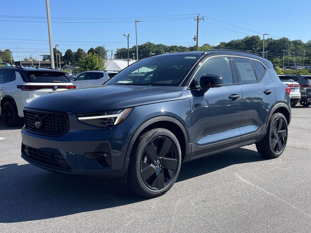 New 2026 Volvo XC40 B5 Ultra Black Edition Sport Utility