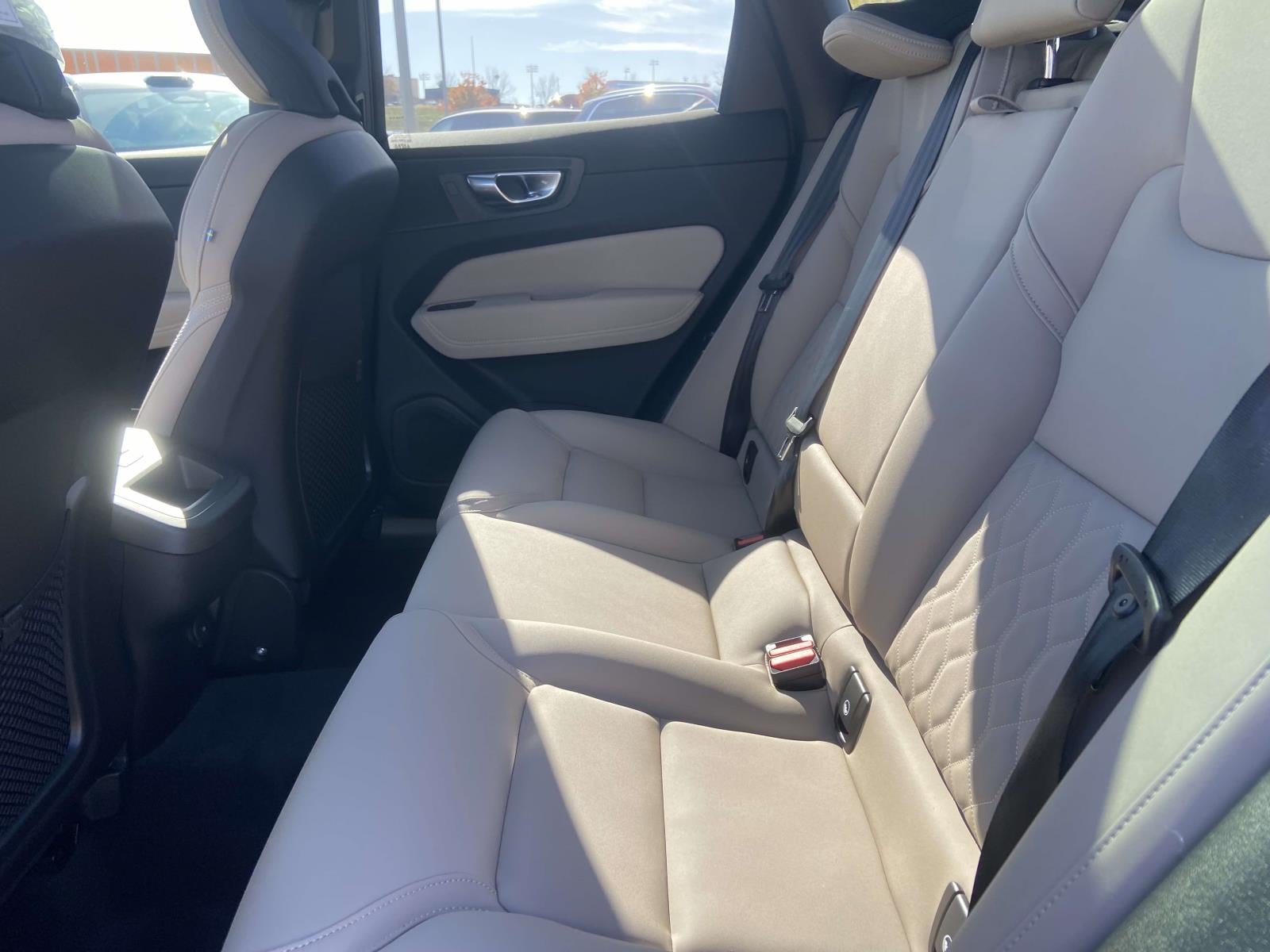 2026 Volvo XC60 Plus - Photo 12