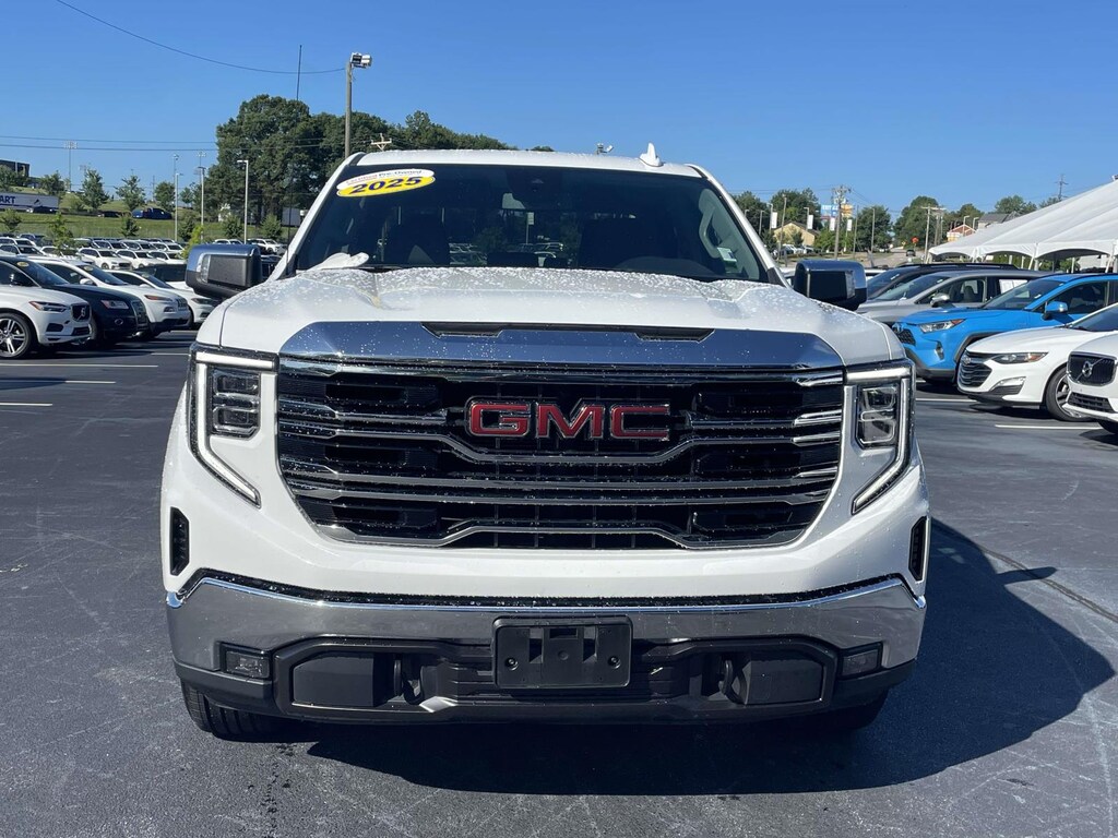 Used 2025 GMC Sierra 1500 4WD Crew Cab 147 SLT Crew Cab Pickup