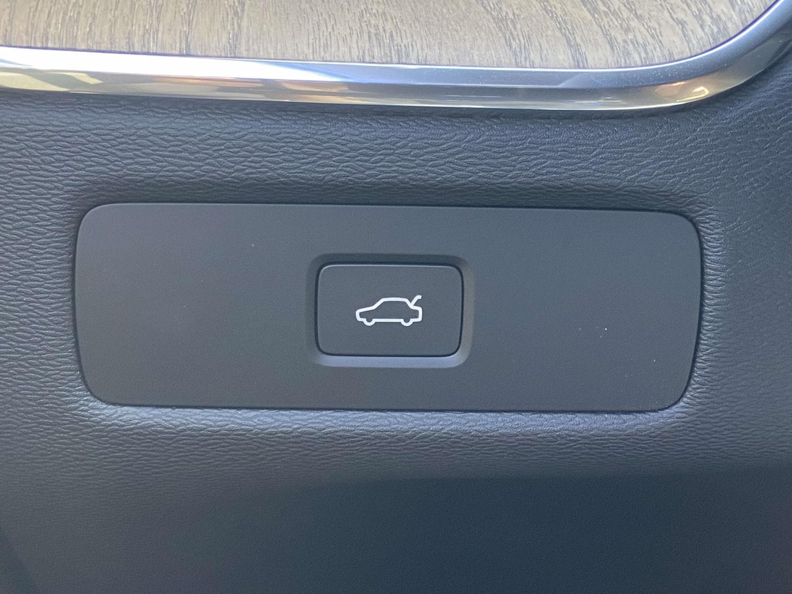 2026 Volvo XC60 Plus - Photo 21