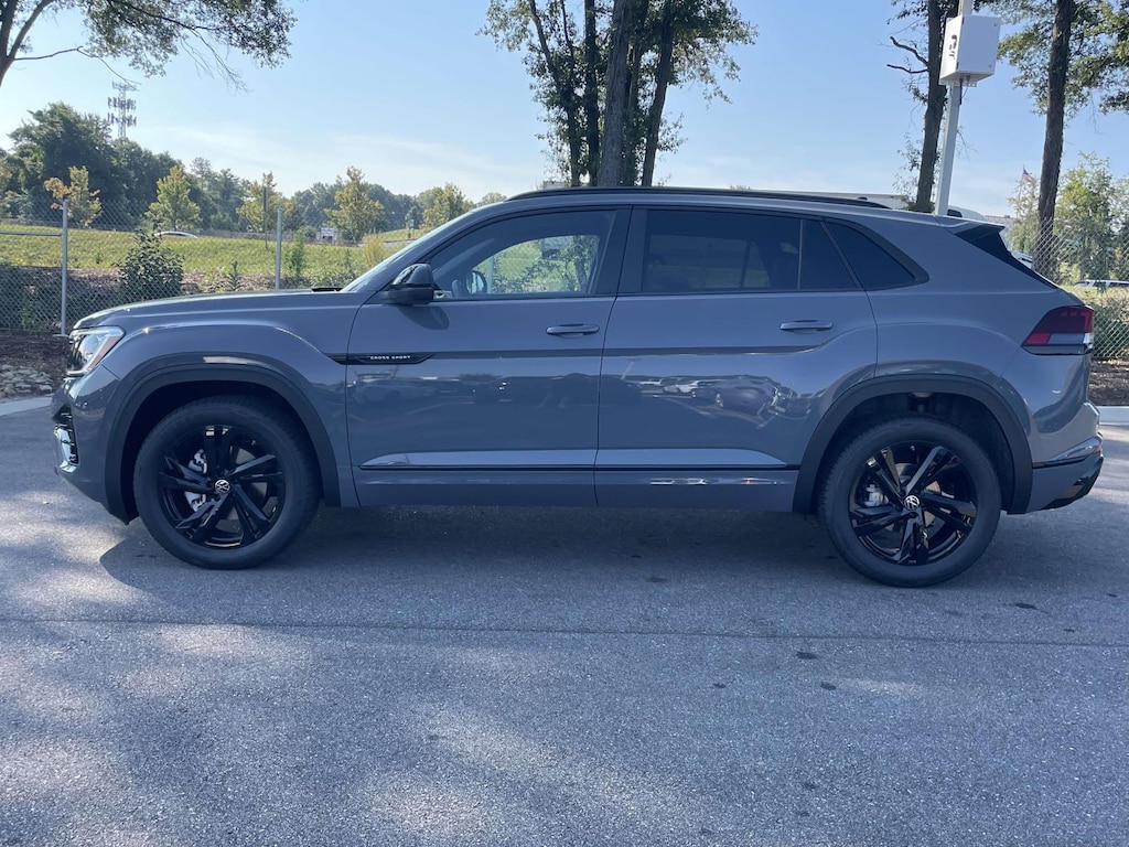 New 2026 Volkswagen Atlas Cross Sport 2.0T SEL R-Line Black Sport Utility