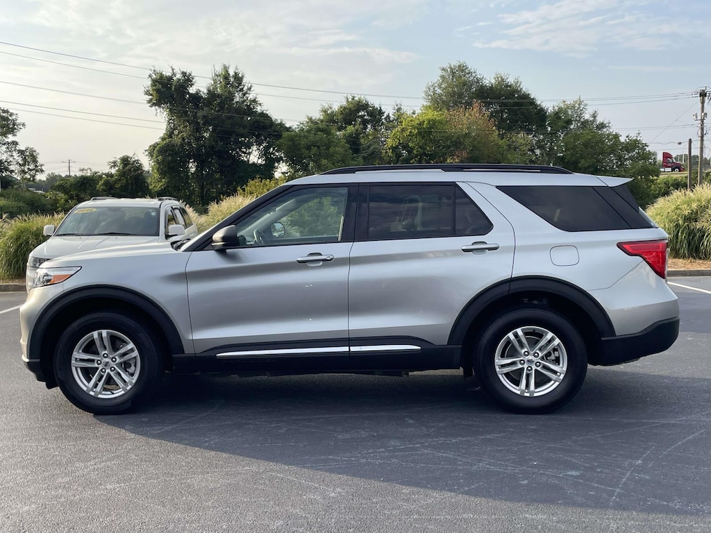 Used 2024 Ford Explorer XLT 4WD Sport Utility