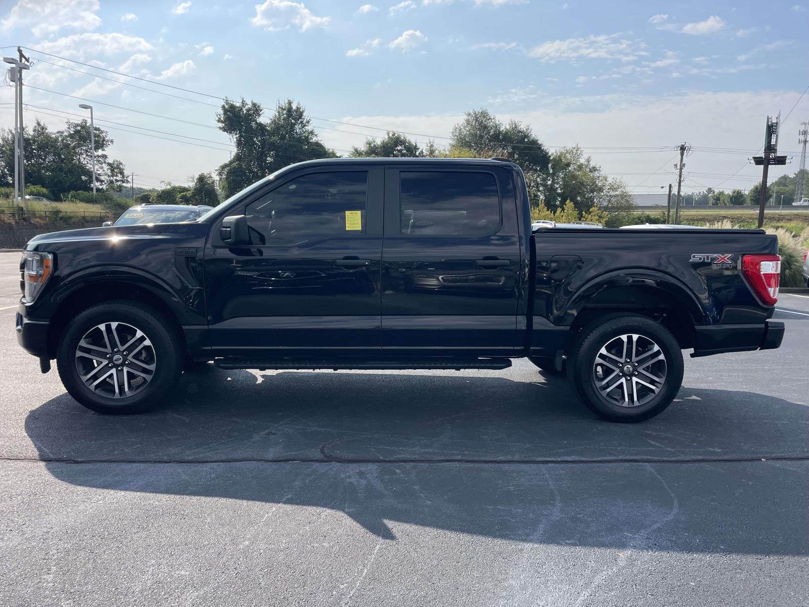 Used 2023 Ford F-150 XL 4WD SuperCrew 5.5 Box Crew Cab Pickup