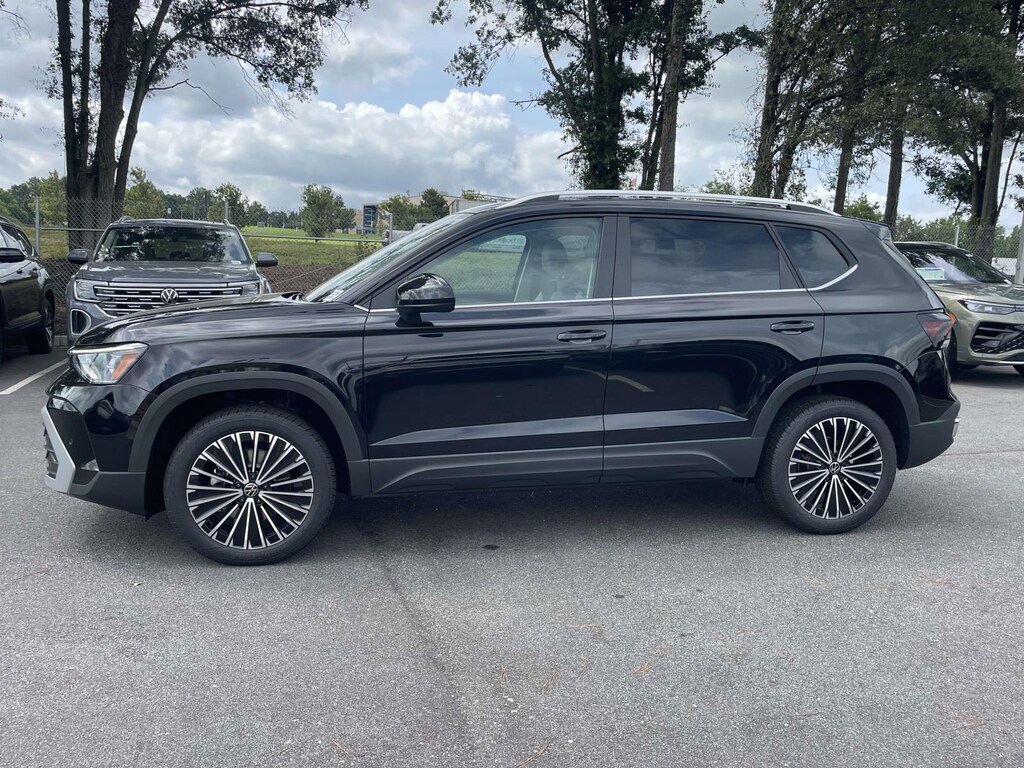 New 2026 Volkswagen Taos 1.5T SE Sport Utility