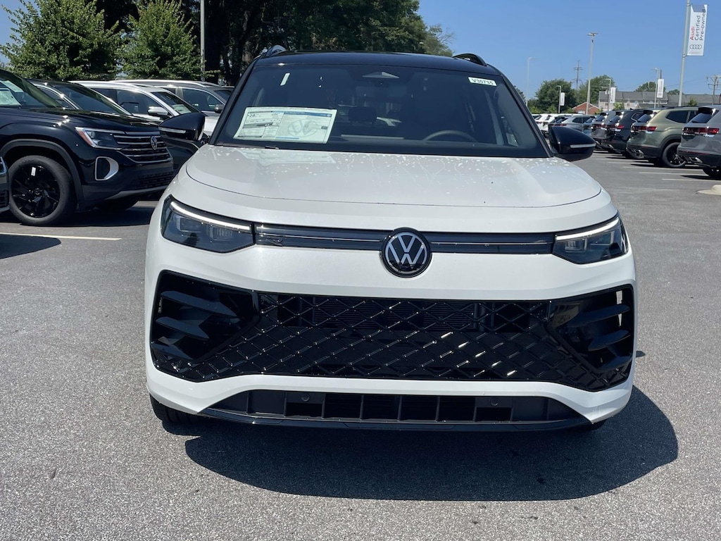New 2026 Volkswagen Tiguan 2.0T SE R-Line Black Sport Utility