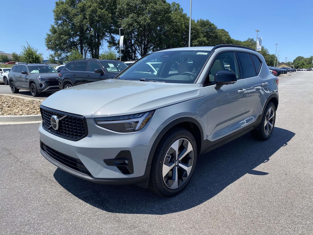 New 2026 Volvo XC40 B5 Plus Sport Utility