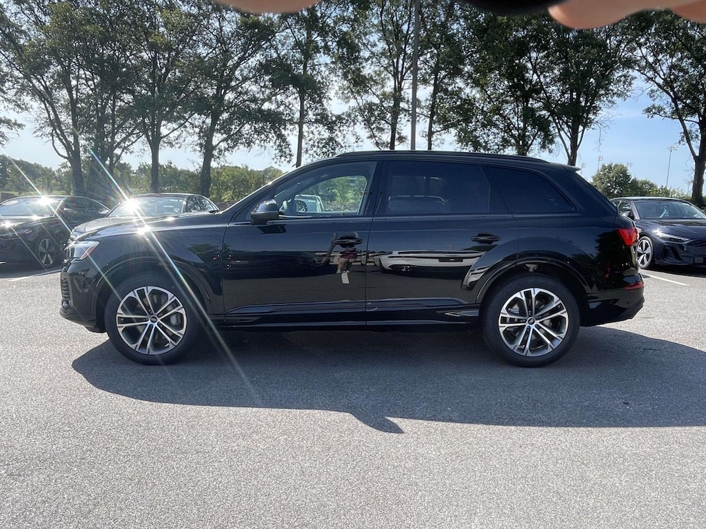 New 2026 Audi Q7 45 Premium Sport Utility