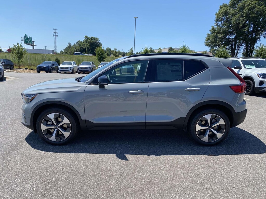 New 2026 Volvo XC40 B5 Plus Sport Utility