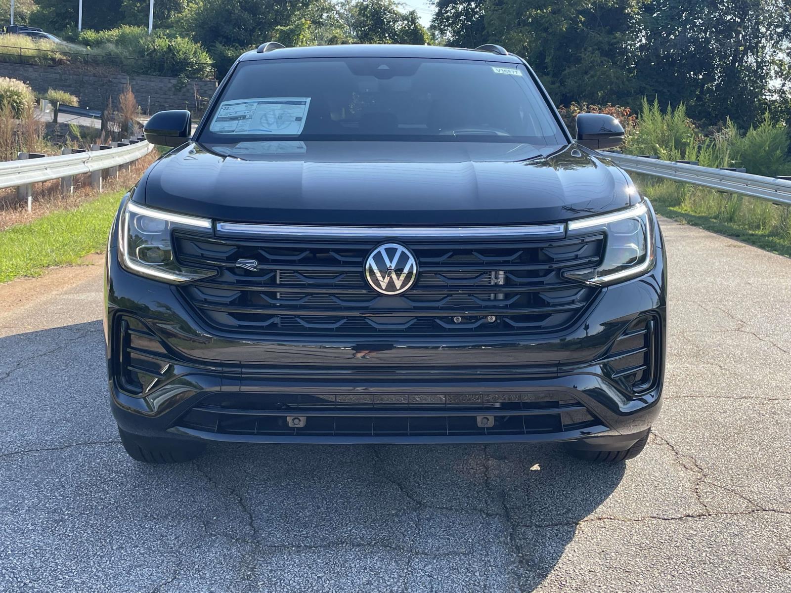 New 2026 Volkswagen Atlas Cross Sport 2.0T SEL R-Line Black Sport Utility