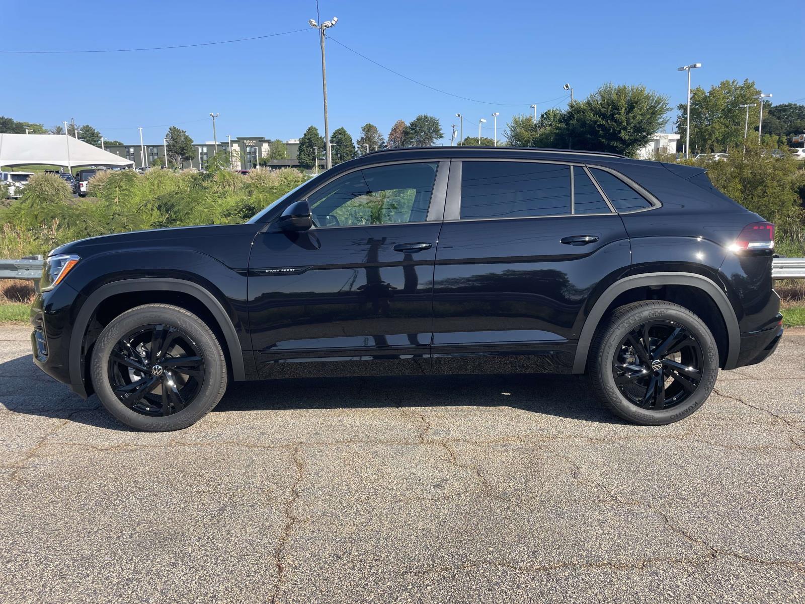New 2026 Volkswagen Atlas Cross Sport 2.0T SEL R-Line Black Sport Utility