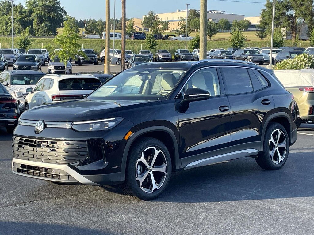 New 2026 Volkswagen Tiguan SE FWD Sport Utility