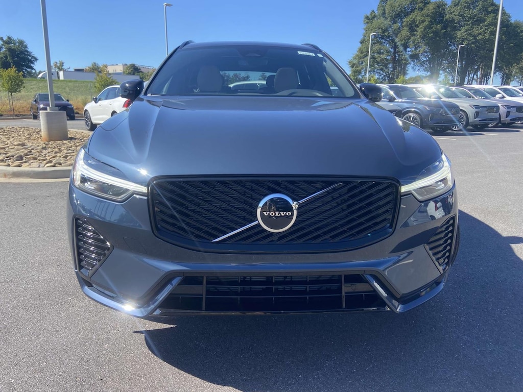 New 2026 Volvo XC60 B5 Core Sport Utility