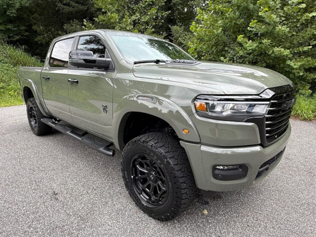 New 2026 Ram 1500 Laramie Crew Hemi 4WD N Pickup