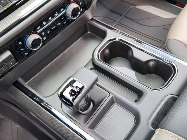 2026 Chevrolet Silverado 1500 ZR2 - Photo 9