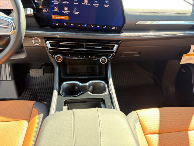 2027 Chevrolet Traverse Z71 - Photo 19