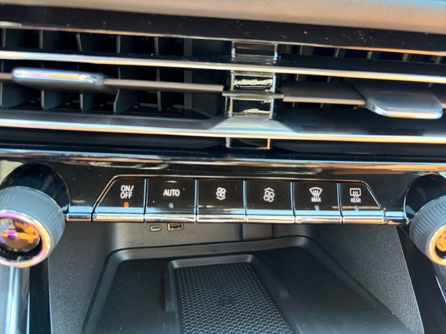 2027 Chevrolet Traverse Z71 - Photo 29