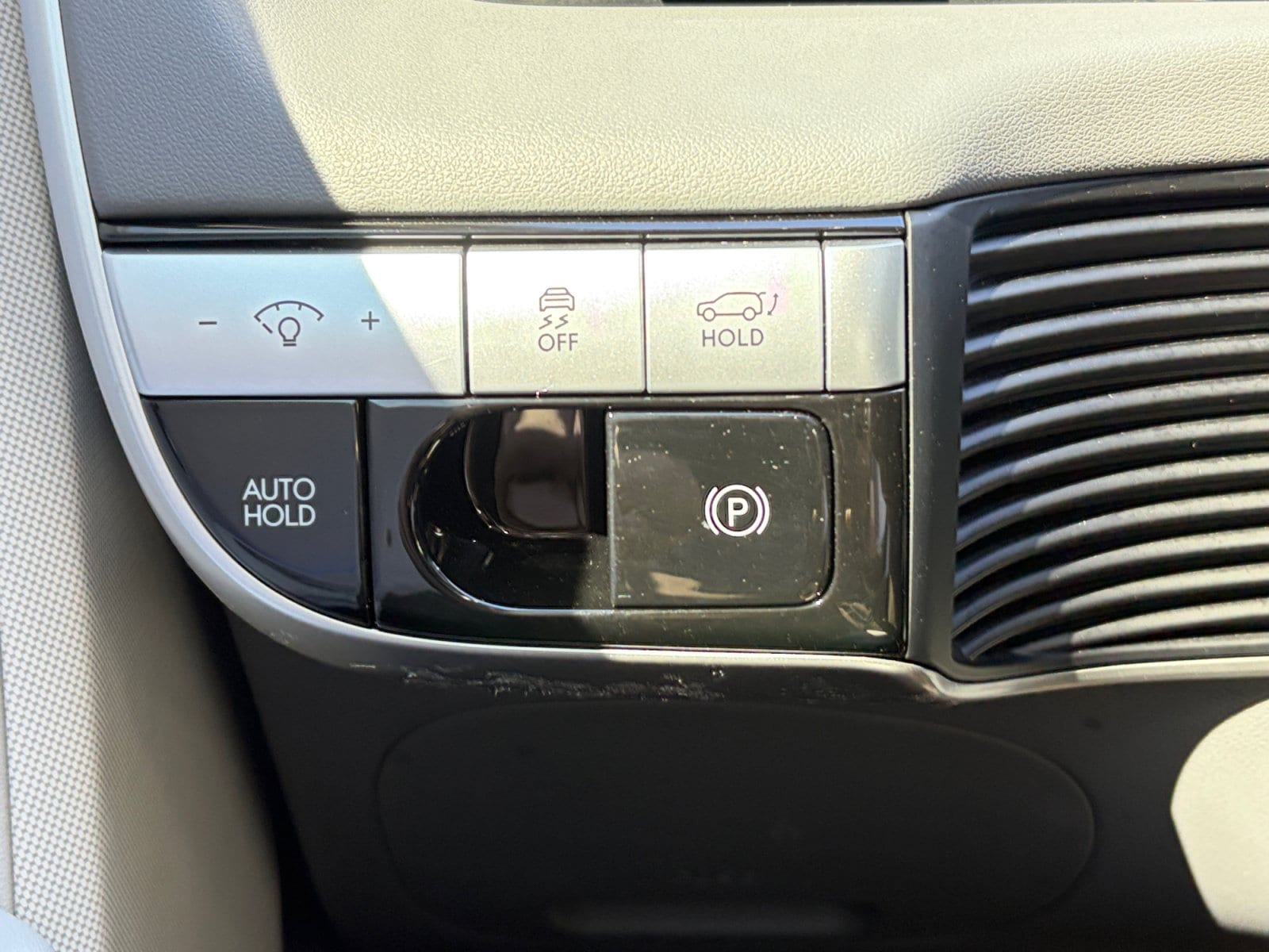 2024 Hyundai IONIQ 5 Limited - Photo 13