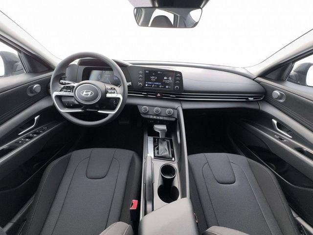 2026 Hyundai Elantra SE - Photo 13