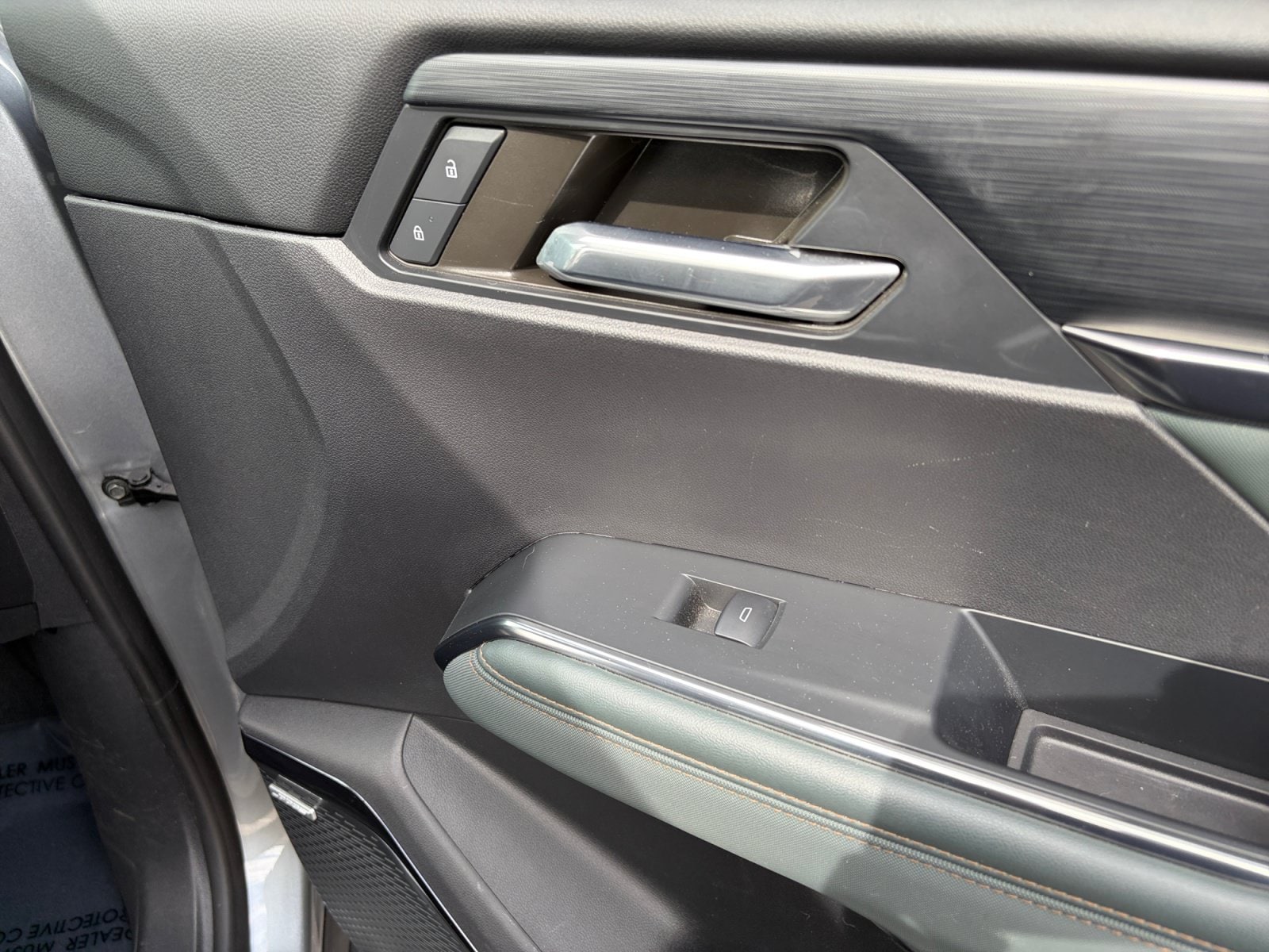 2024 GMC Acadia AT4 - Photo 17