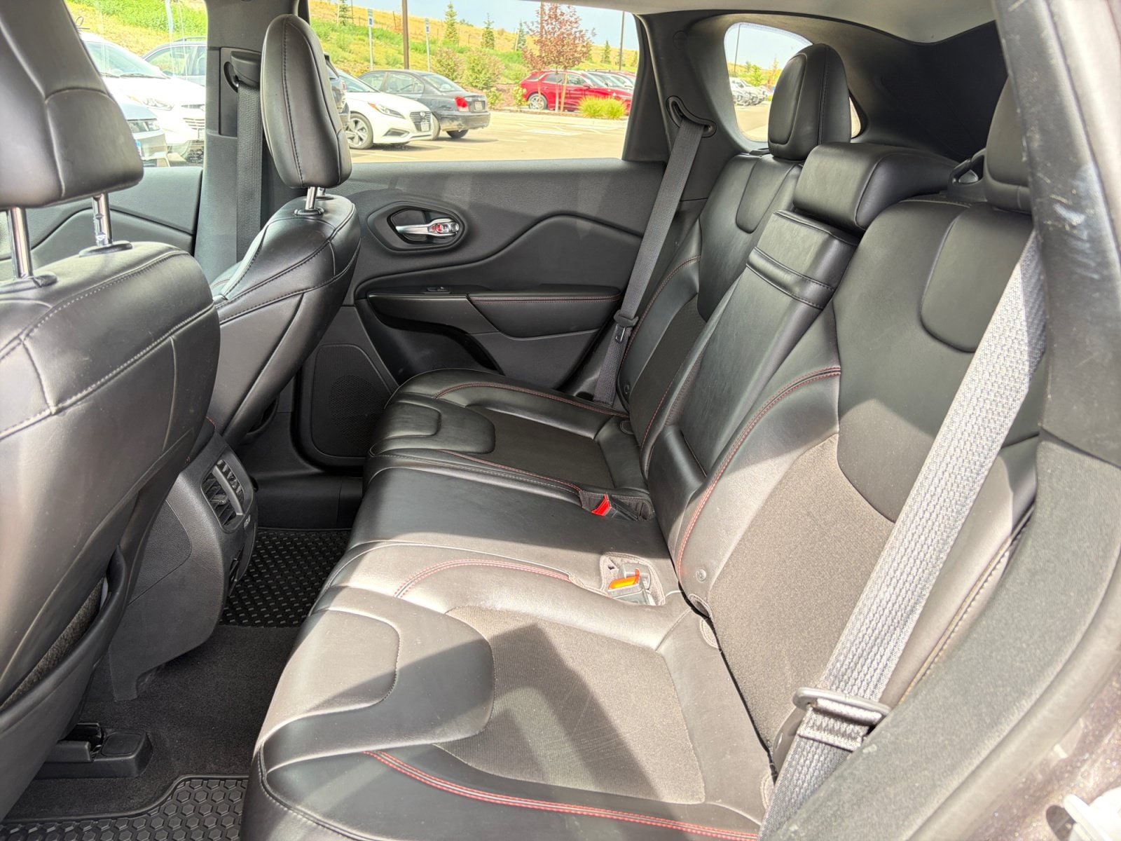 2019 Jeep Cherokee Trailhawk - Photo 18