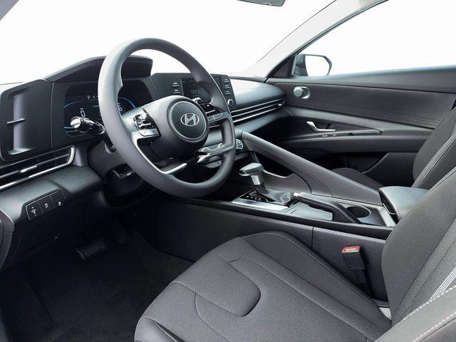 2026 Hyundai Elantra SE - Photo 14