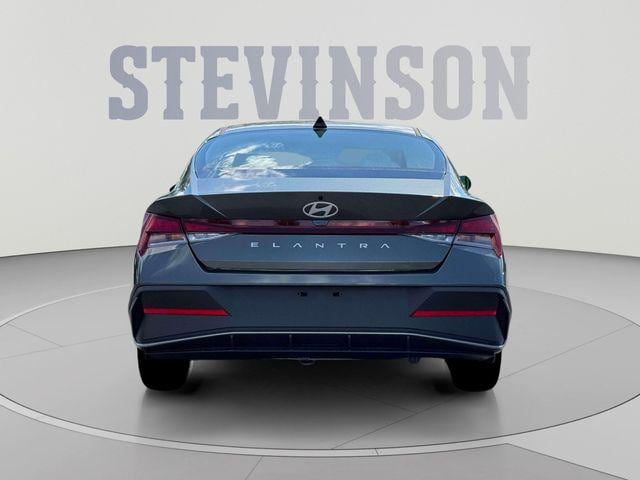 2026 Hyundai Elantra SE - Photo 6