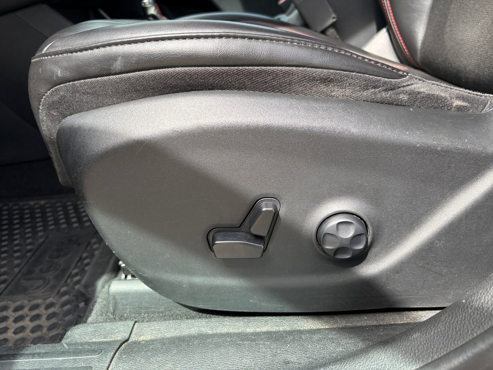 2019 Jeep Cherokee Trailhawk - Photo 15