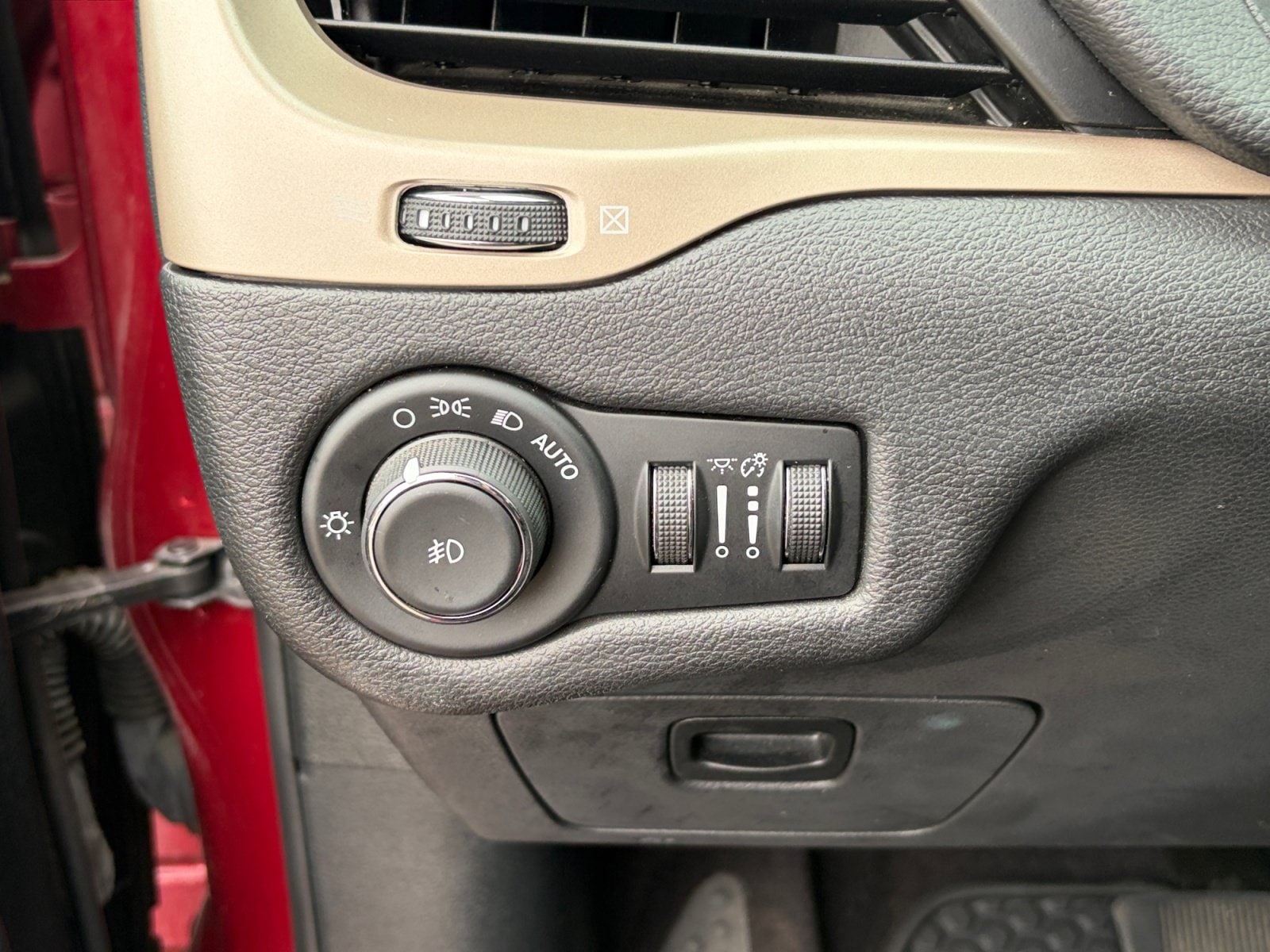 2017 Jeep Cherokee Latitude - Photo 13