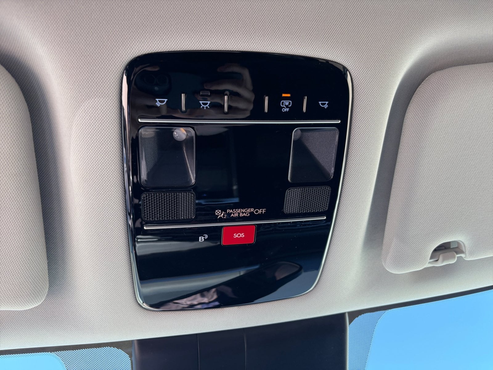 2025 Hyundai Santa Fe SE - Photo 32