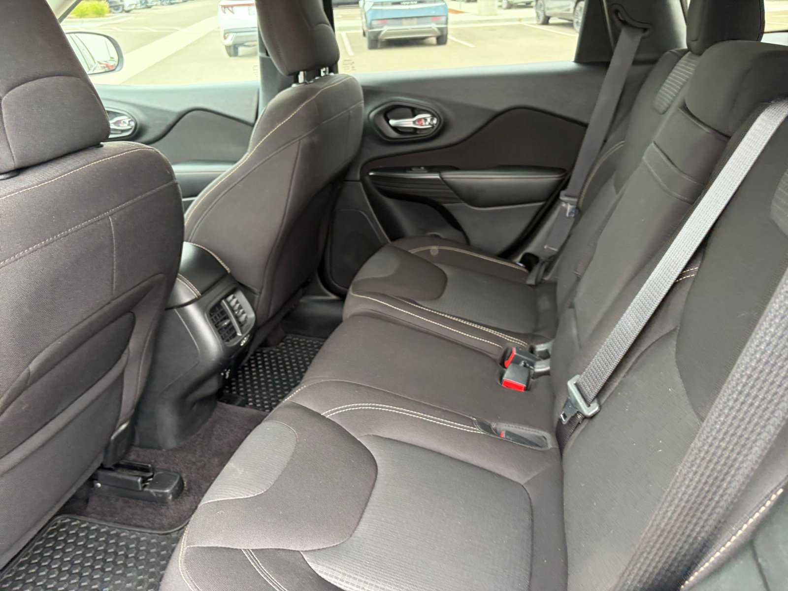 2017 Jeep Cherokee Latitude - Photo 18
