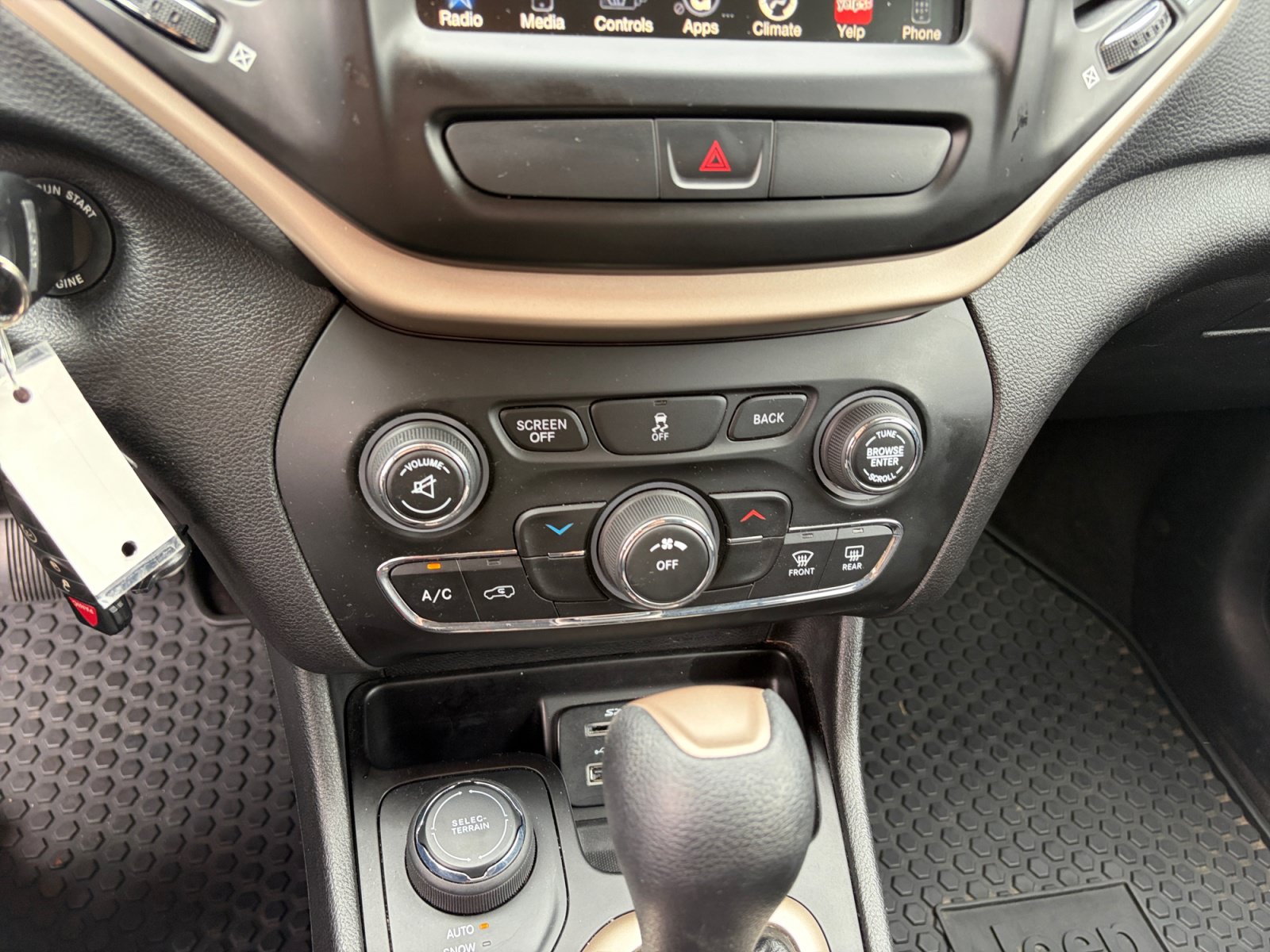 2017 Jeep Cherokee Latitude - Photo 30