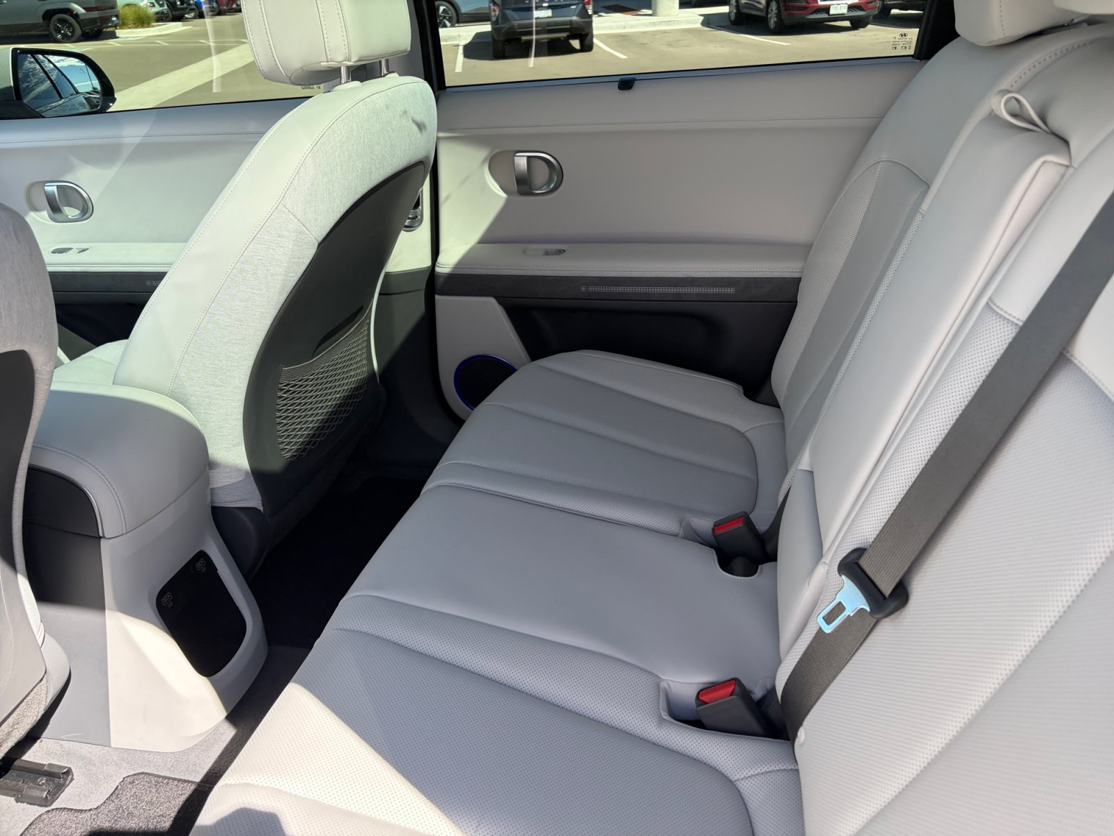 2024 Hyundai IONIQ 5 Limited - Photo 18