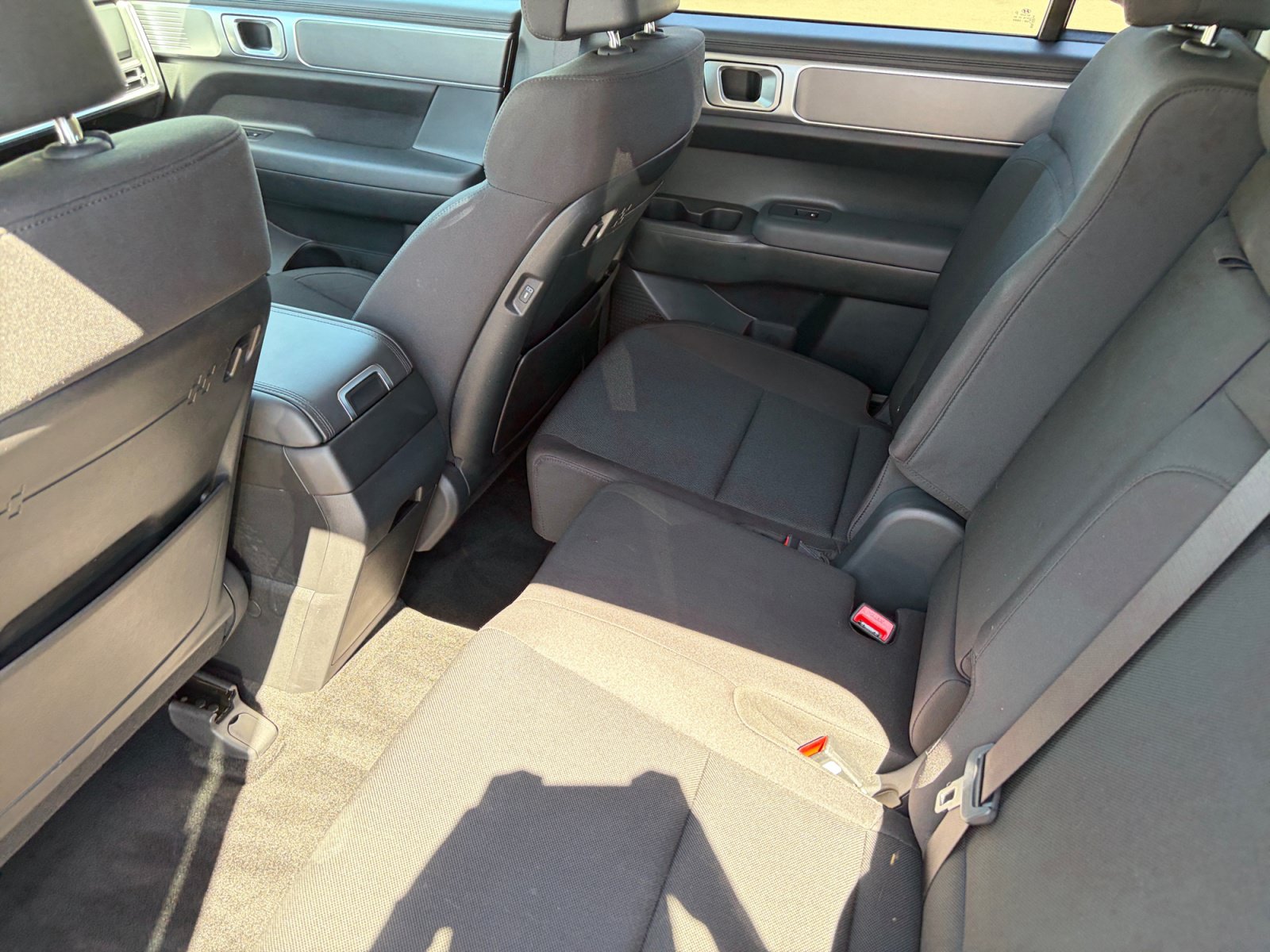 2025 Hyundai Santa Fe SE - Photo 18