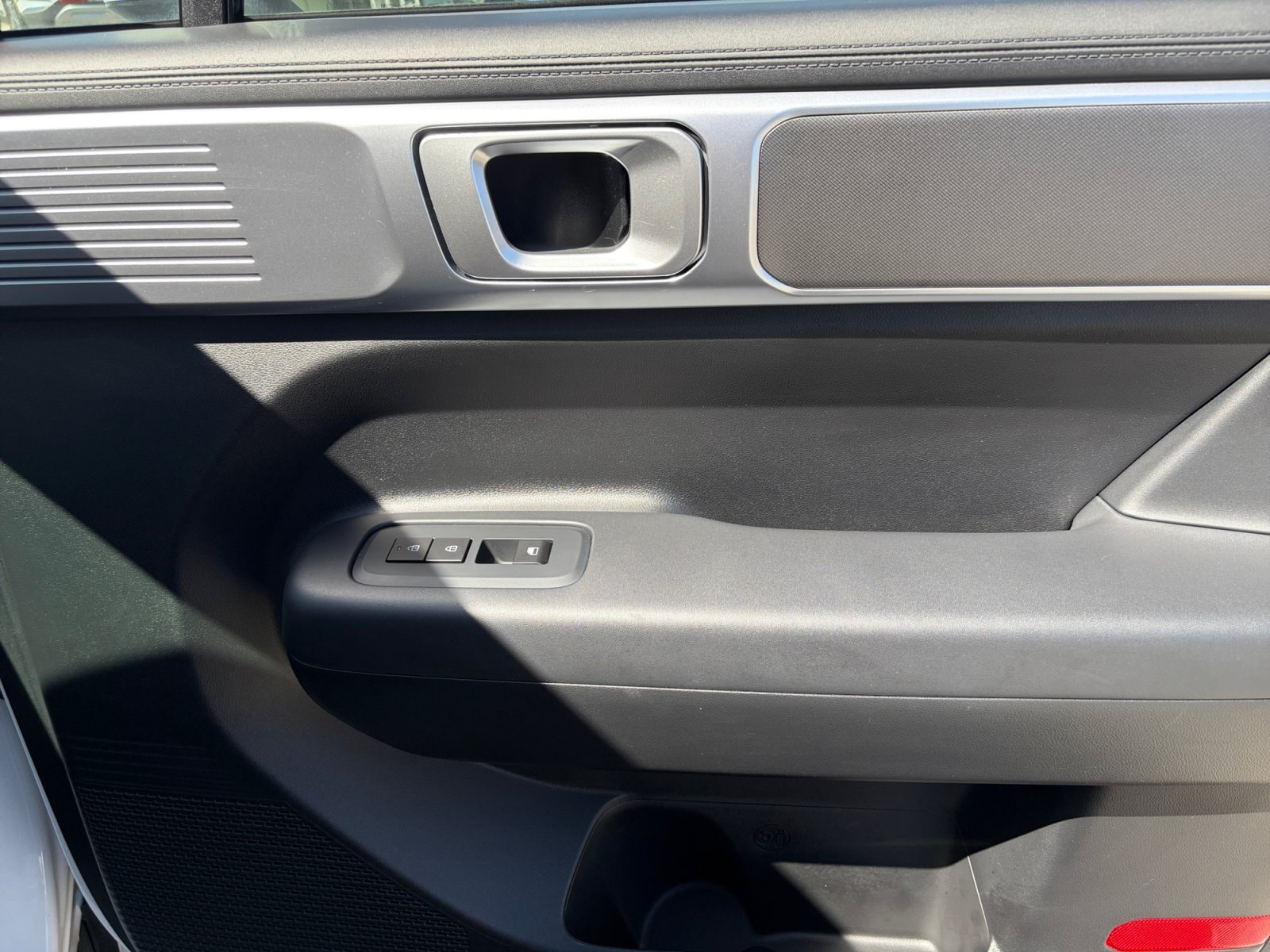 2025 Hyundai Santa Fe SE - Photo 17