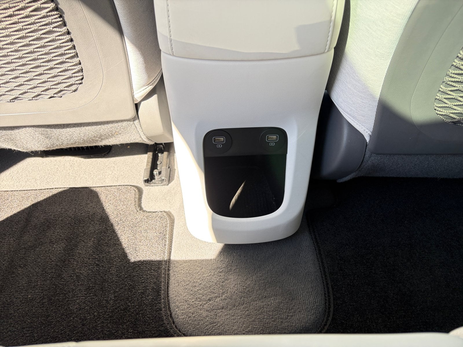 2024 Hyundai IONIQ 5 Limited - Photo 31