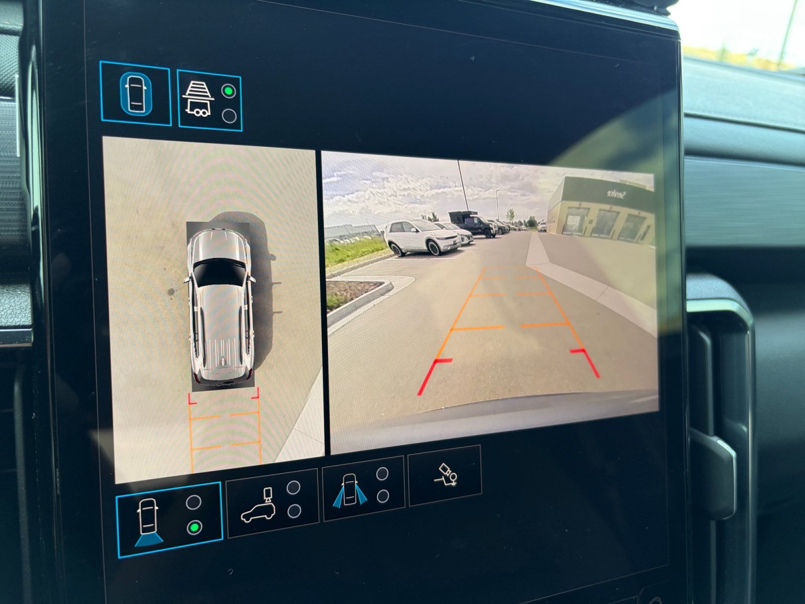 2024 GMC Acadia AT4 - Photo 28