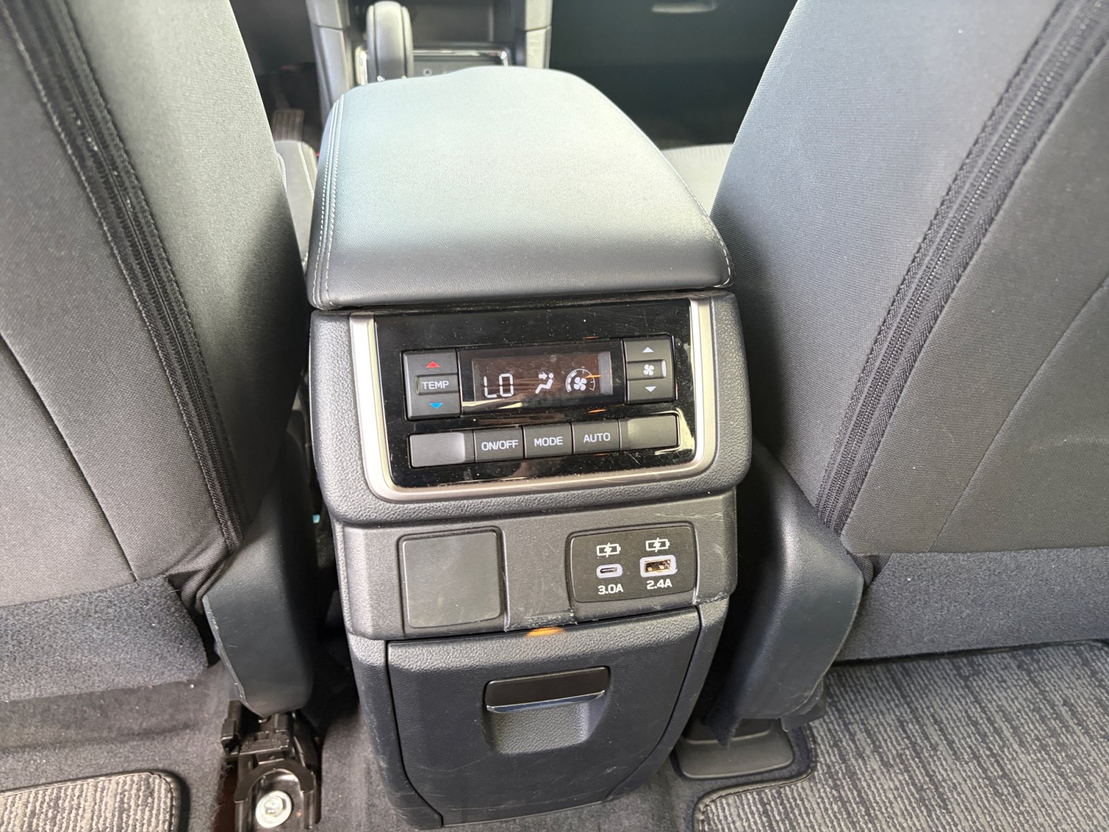 2024 Subaru Ascent Premium - Photo 29