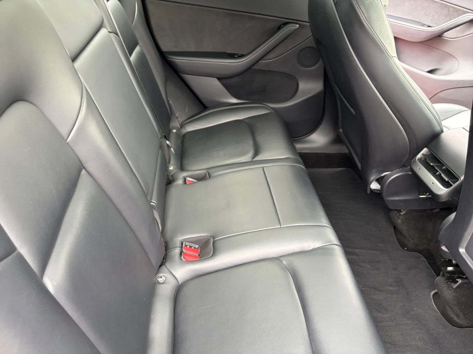 2020 Tesla Model Y Long Range - Photo 18
