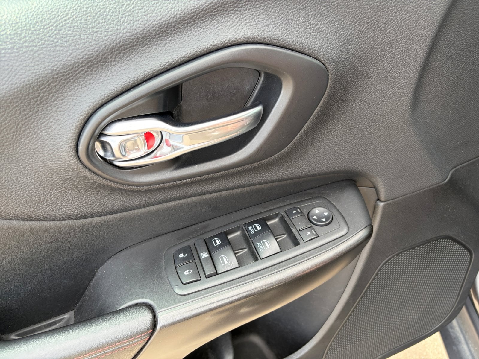 2019 Jeep Cherokee Trailhawk - Photo 14